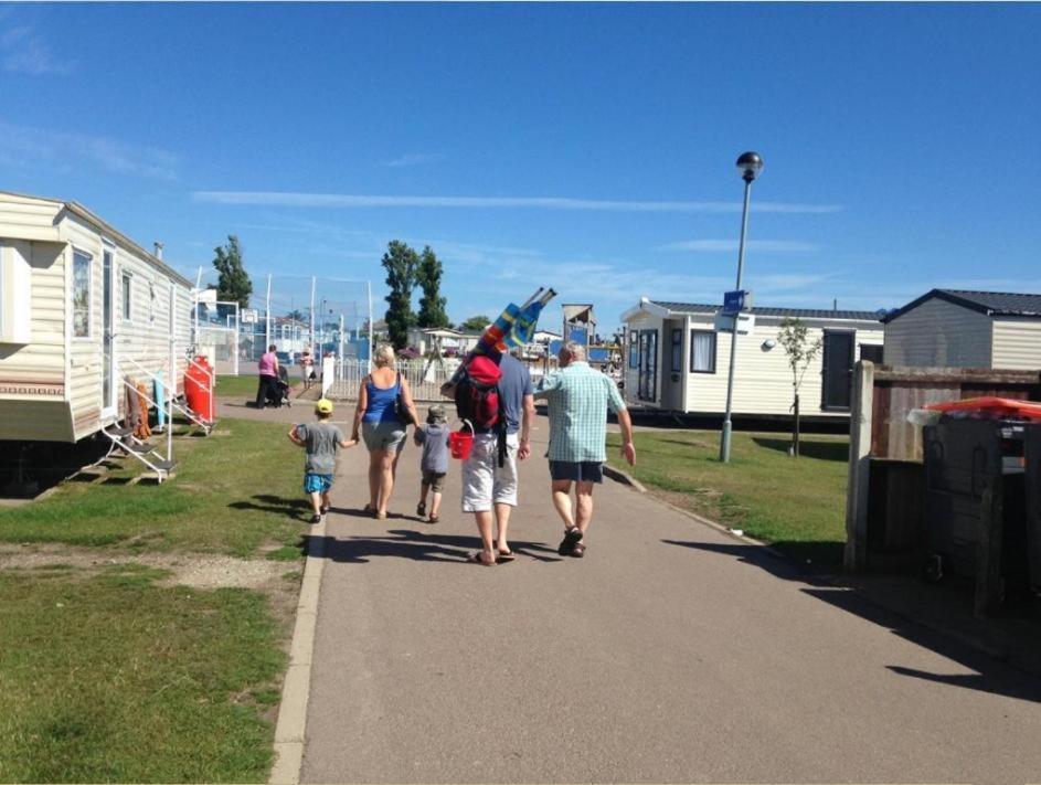 3 Bed ,Sleeps 8 Caravan California Cliffs Holiday Park Scratby Eksteriør bilde